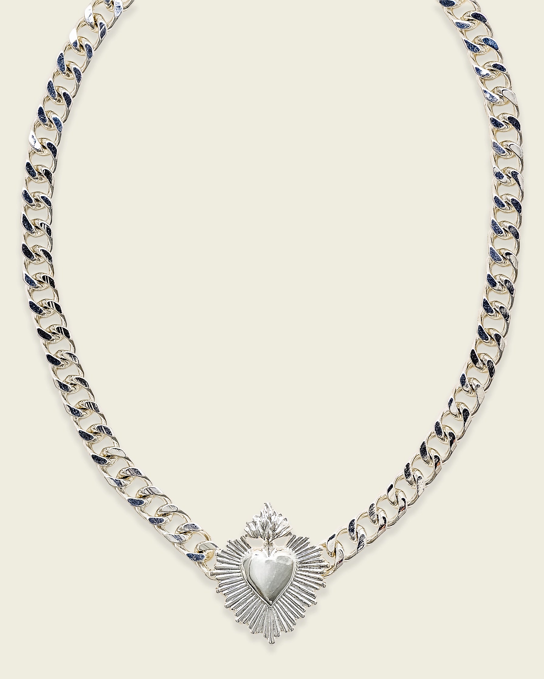 La Reina Amor Necklace