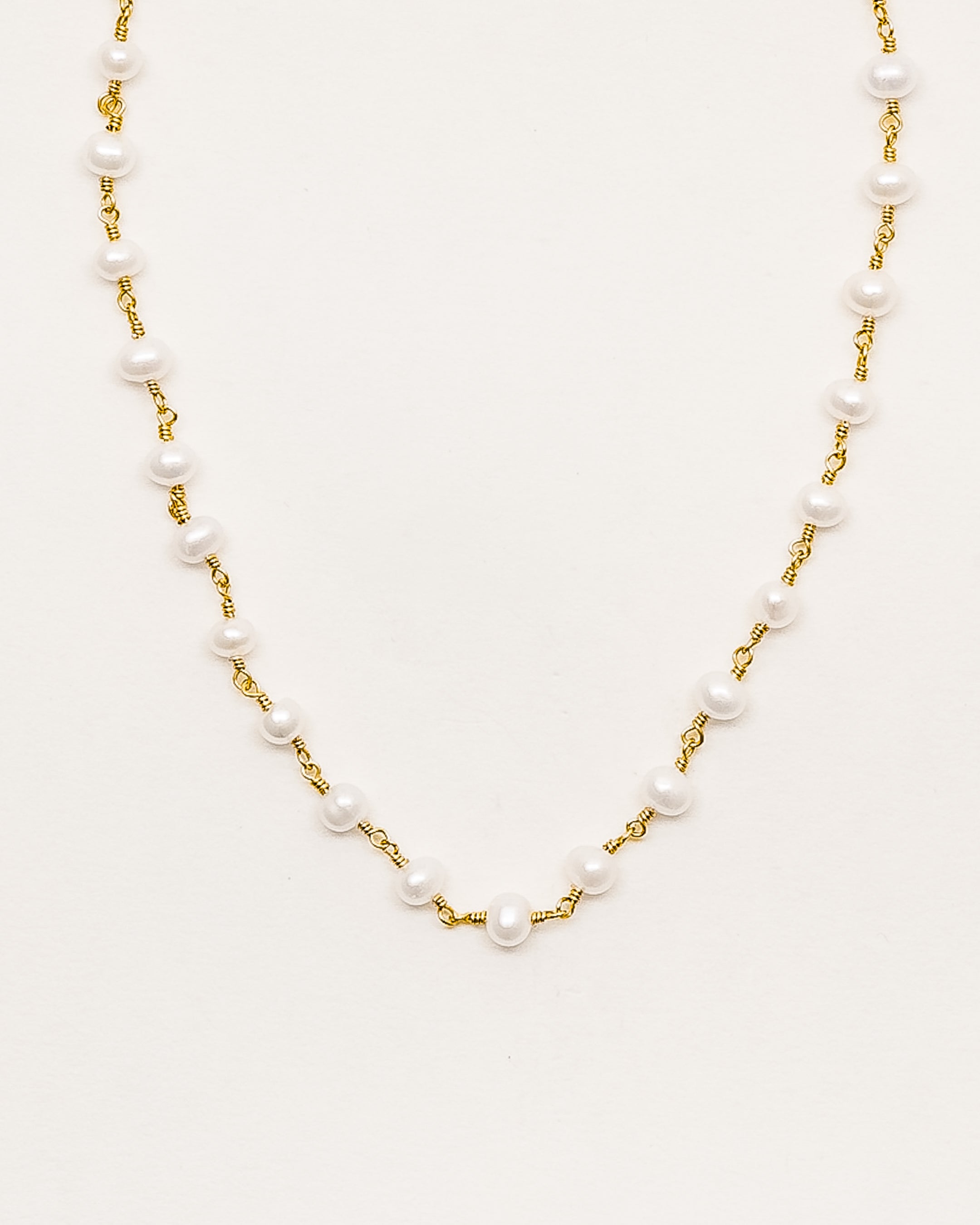 La Reina Pearl Choker