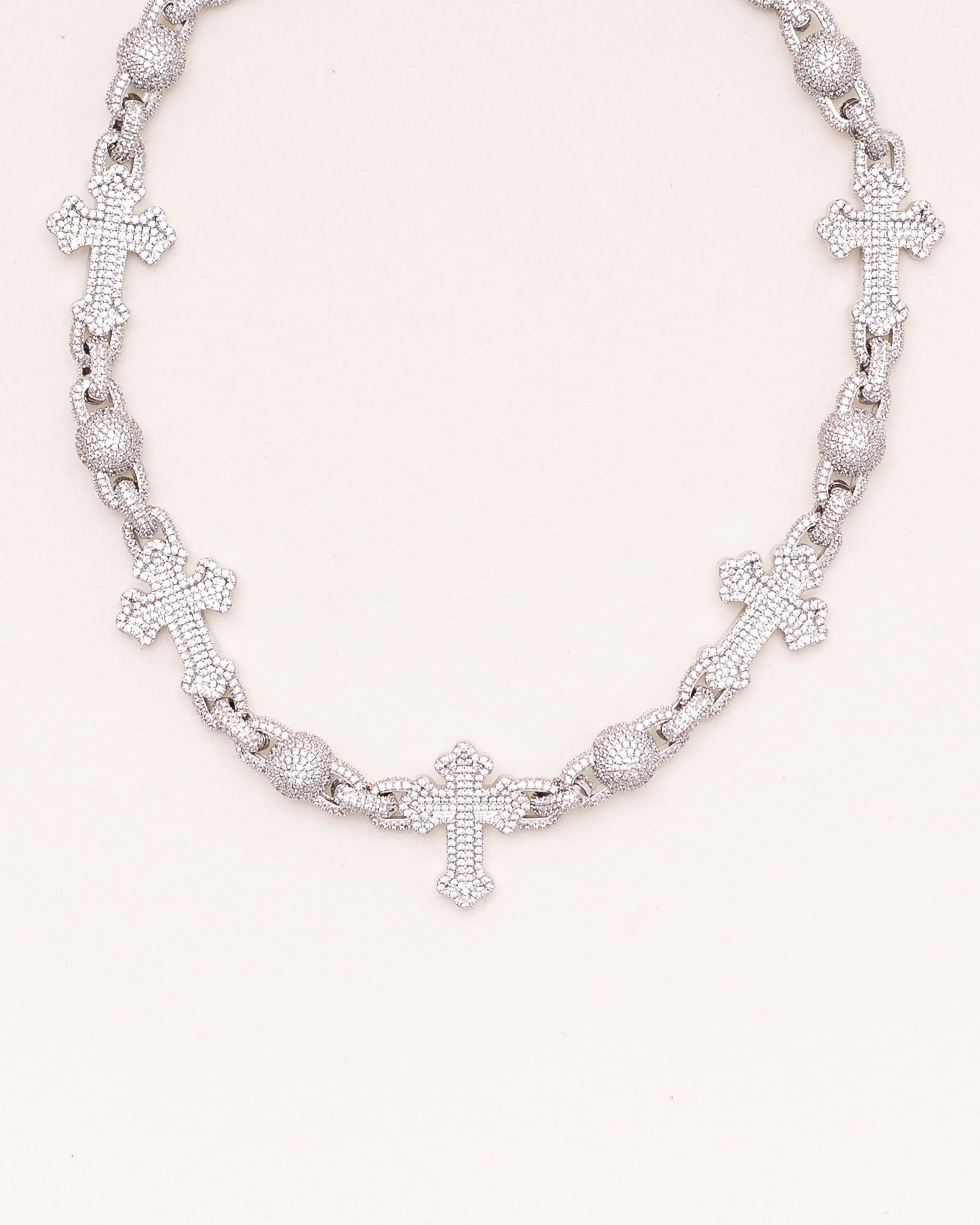 Santo Diamante Cruz Necklace