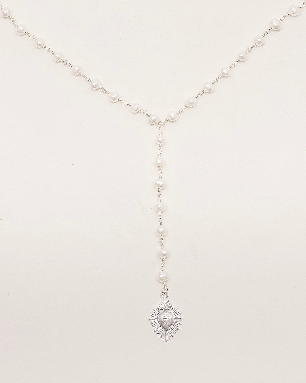 Pearl Corazón Sagrado Necklace