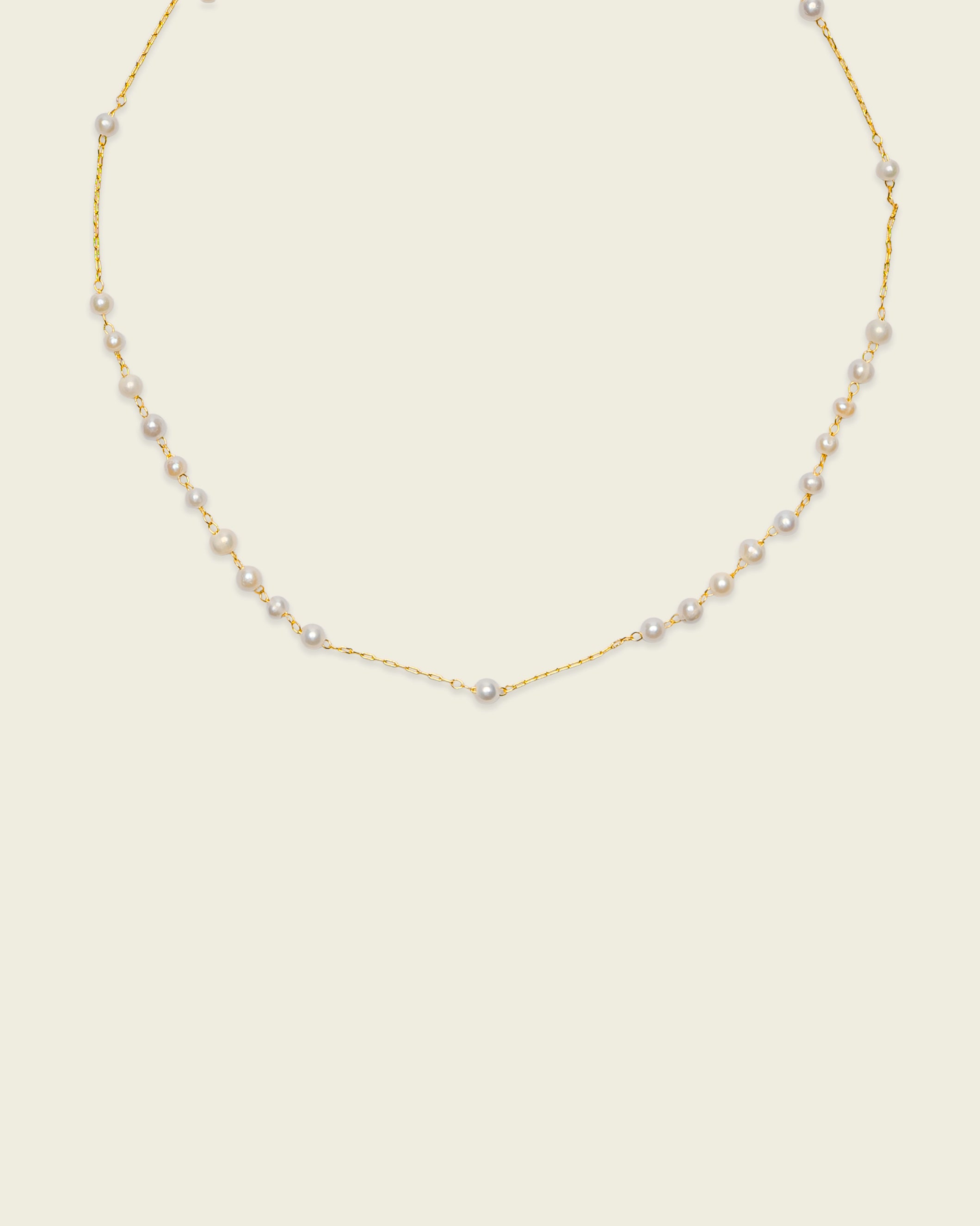 Santa Alexandra Baby Pearl Choker