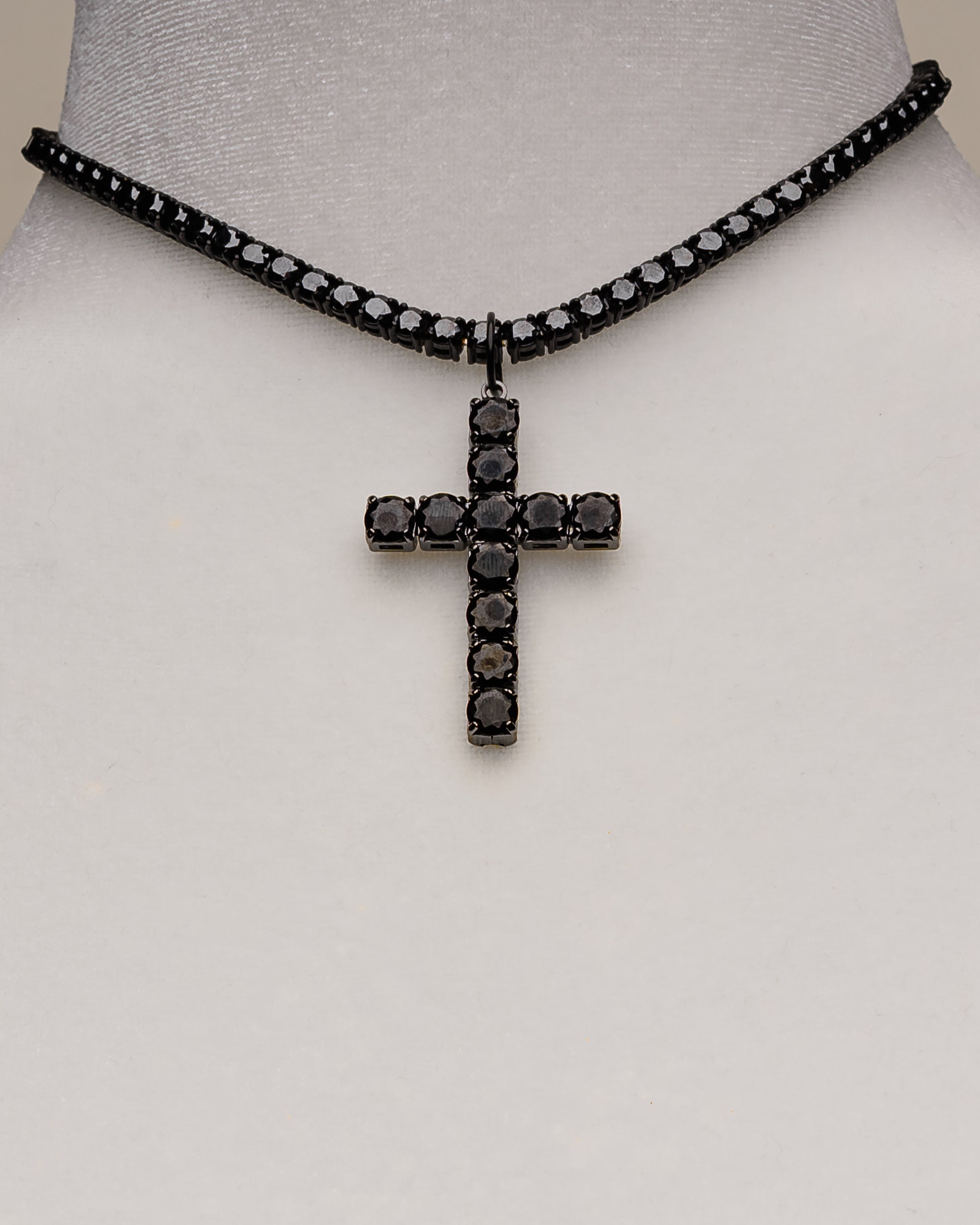 Santa Diamante Noche Neckalce