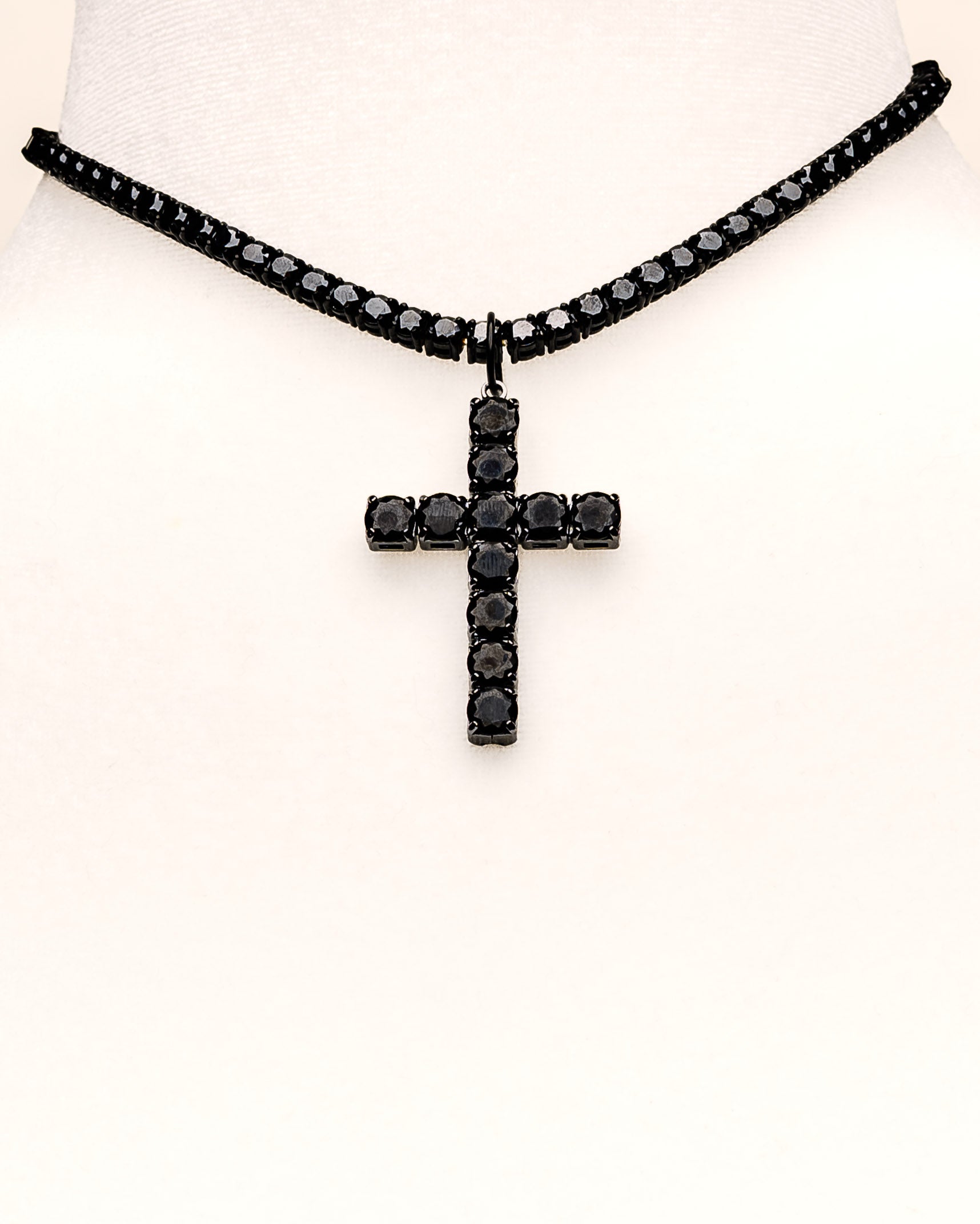 Santa Diamante Noche Necklace