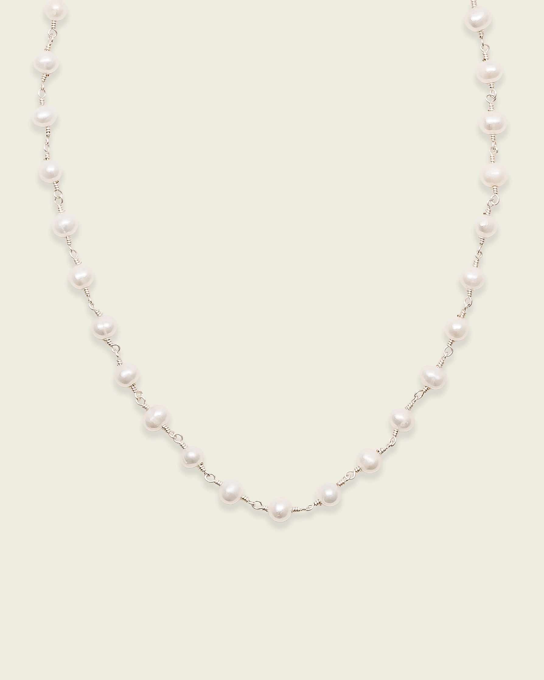 La Reina Pearl Choker