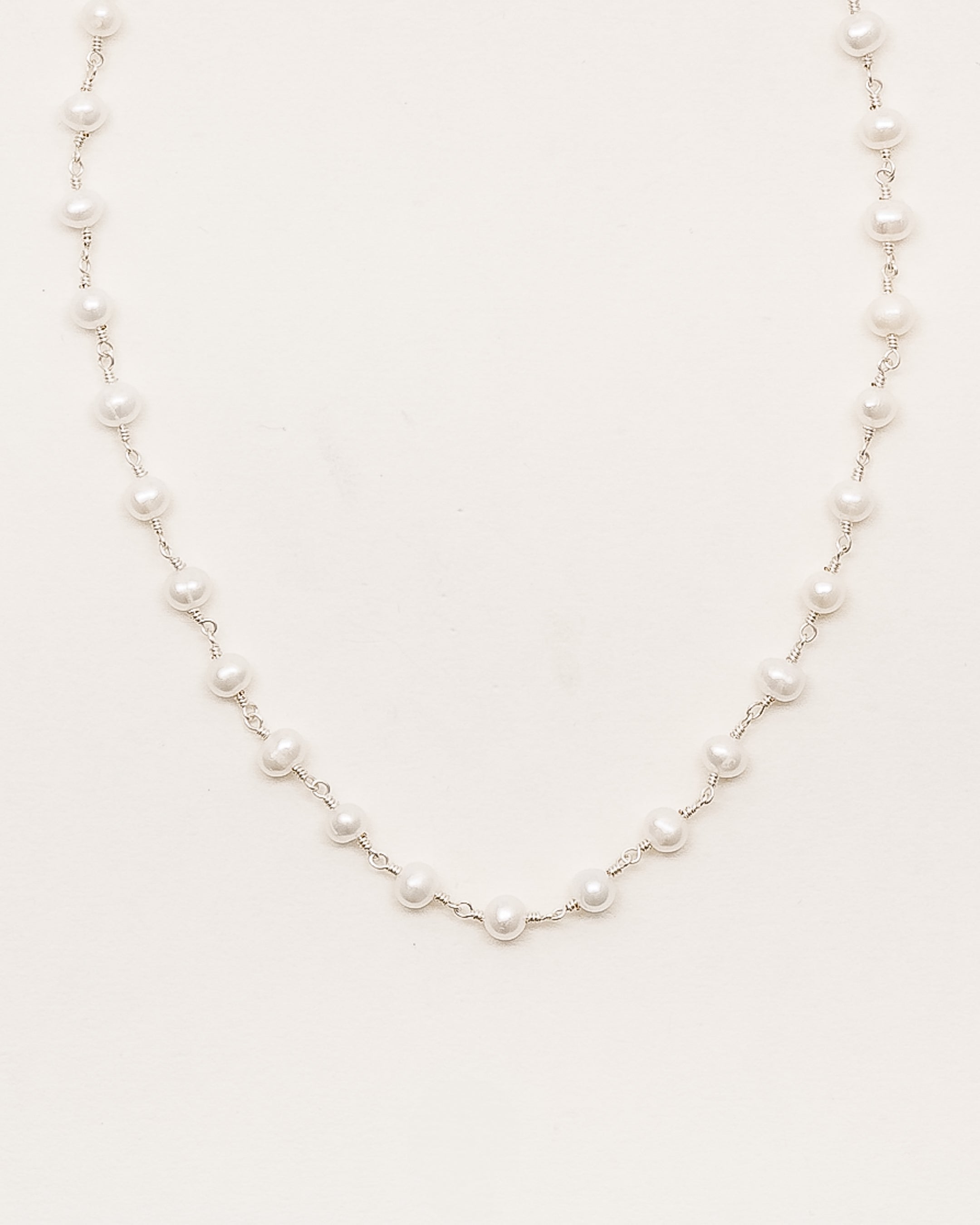 La Reina Pearl Choker