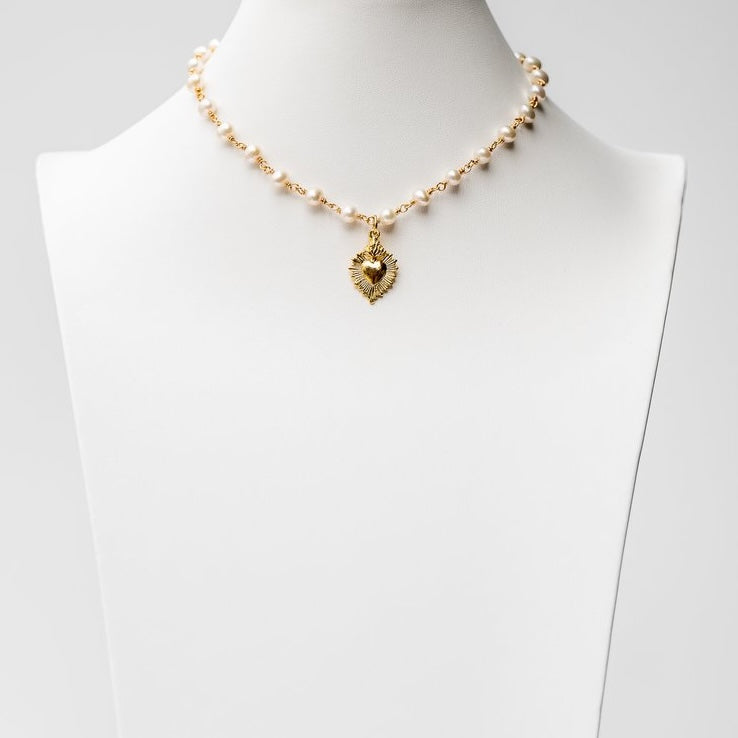 Pearl Corazón Sagrado Choker