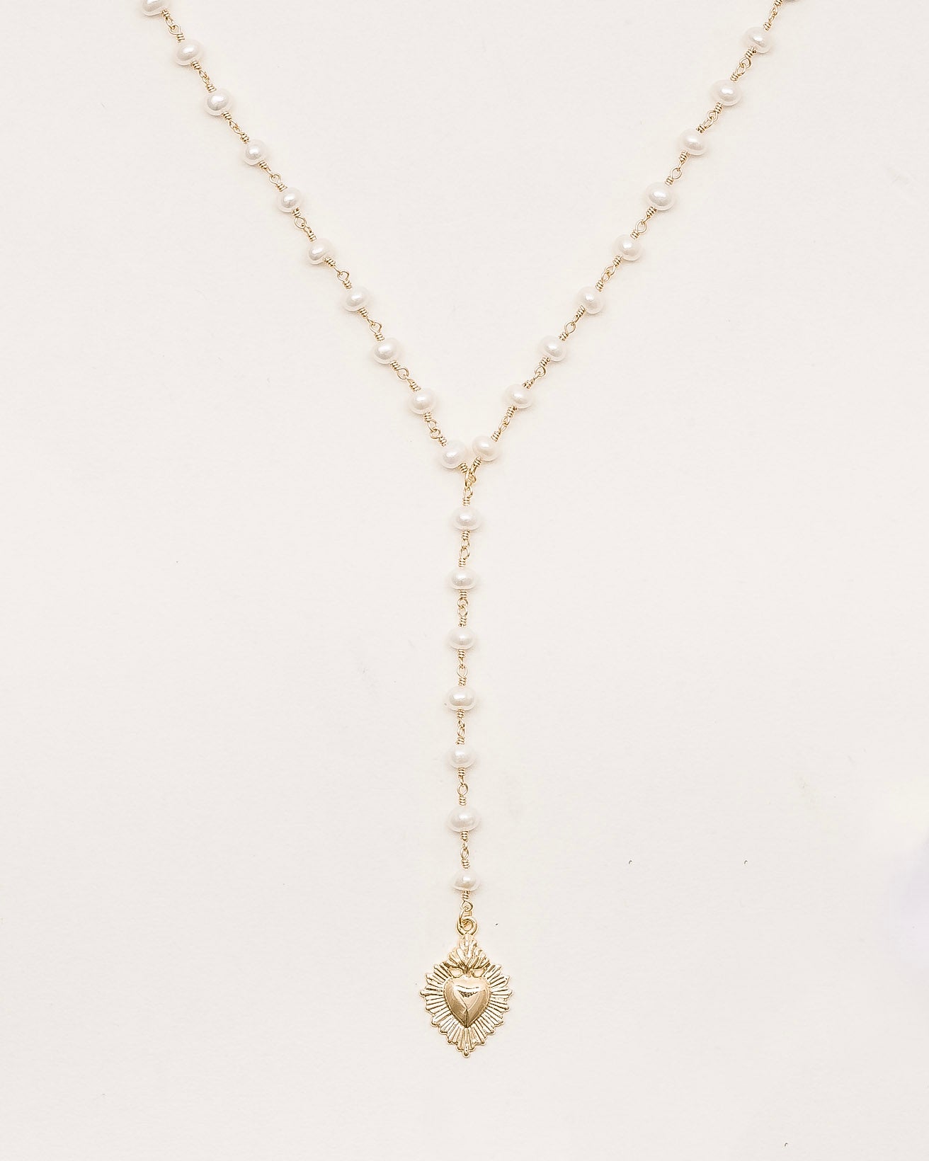 Pearl Corazón Sagrado Necklace